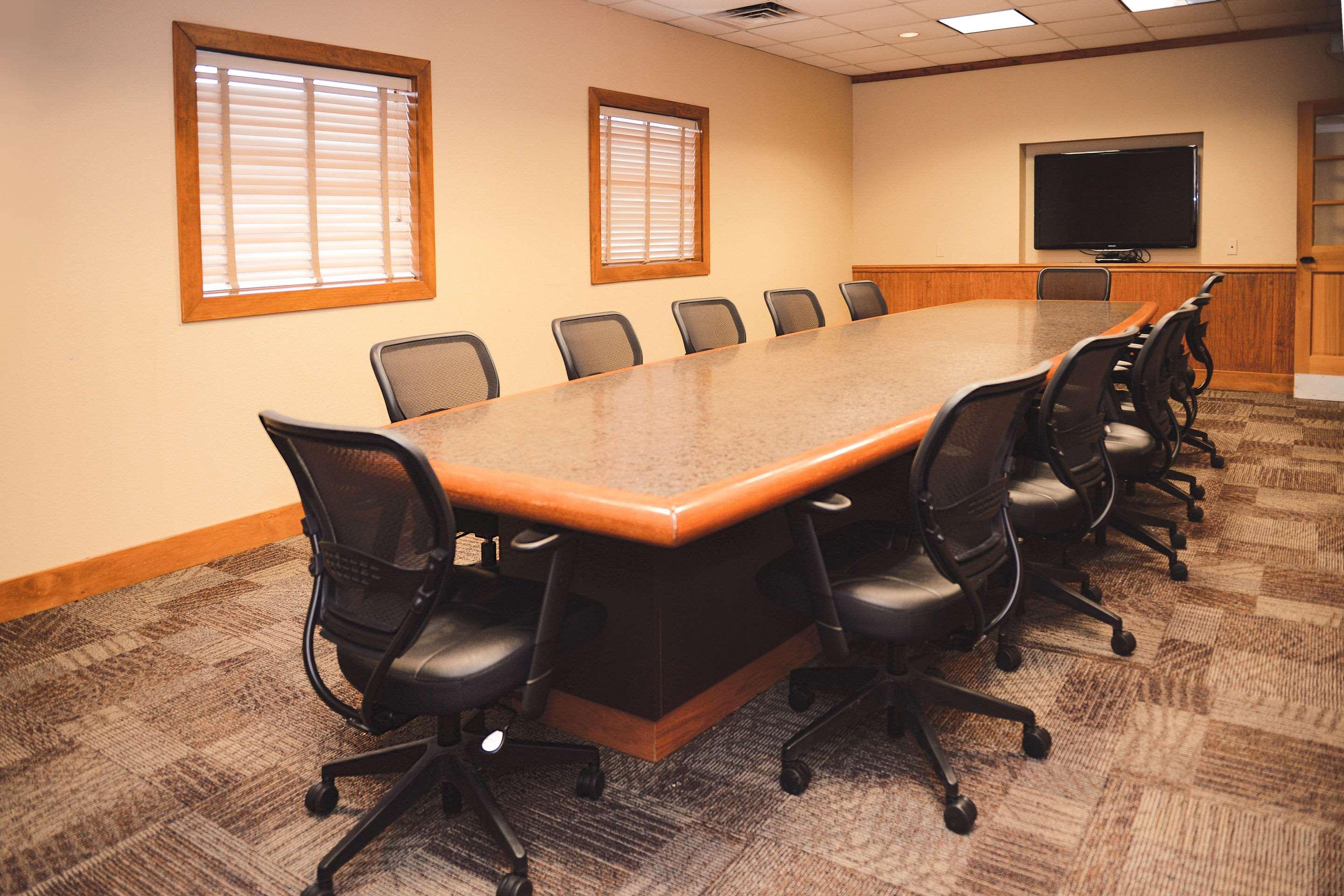 Quality Inn & Suites Ames Conference Center Near Isu Campus Bagian luar foto